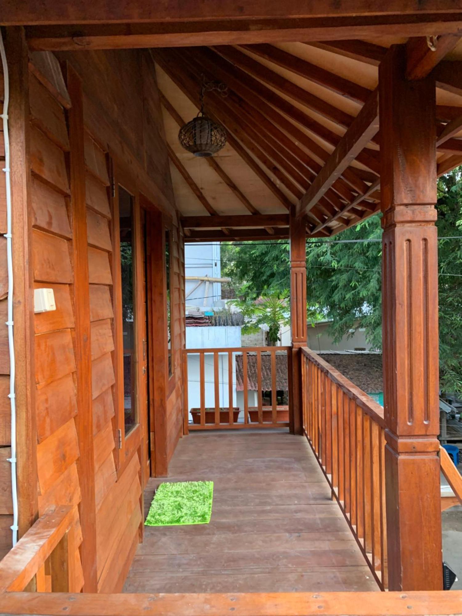 Gili Davidoff Upstairs Budget And Deluxe Gili Trawangan Exteriör bild